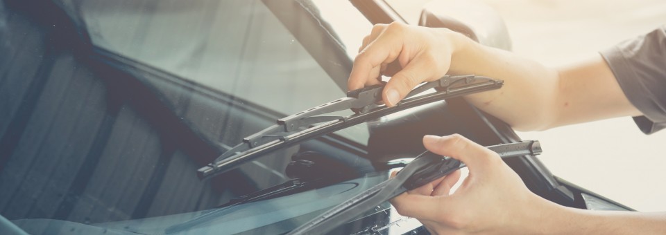 Escobillas limpiaparabrisas del coche: ¿Cuándo se cambian?